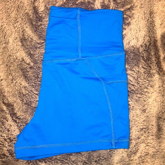 Workout shorts - Picture 2 of 3